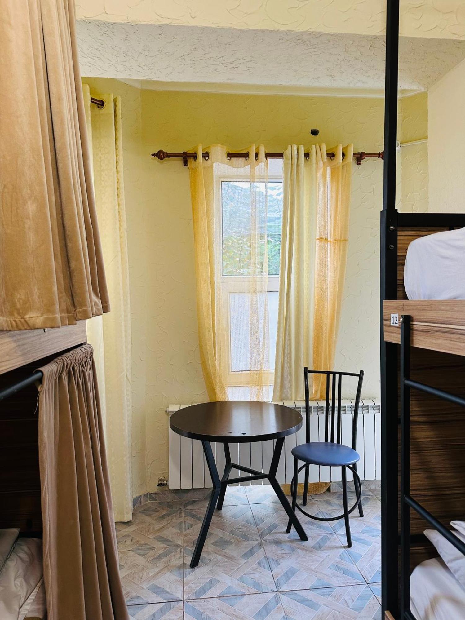 Sweet Home Hostel 比什凯克 外观 照片